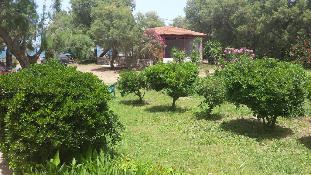Rooms Leonidas Kissamos Exterior photo