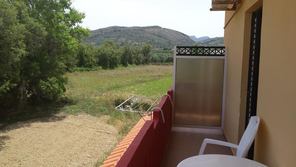 Rooms Leonidas Kissamos Exterior photo