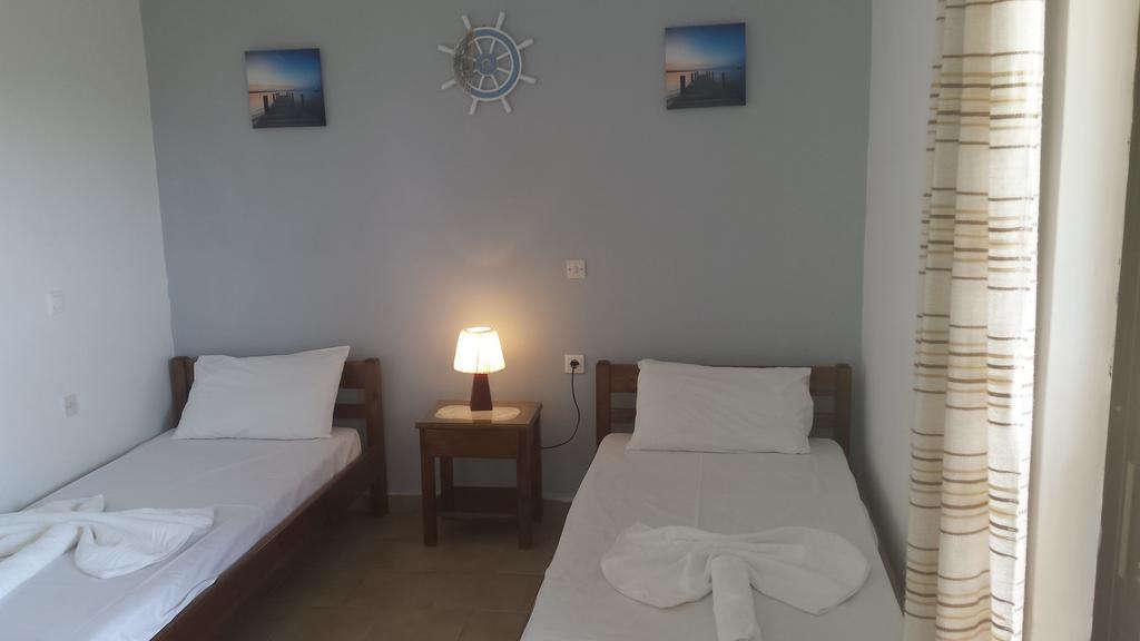 Rooms Leonidas Kissamos Exterior photo