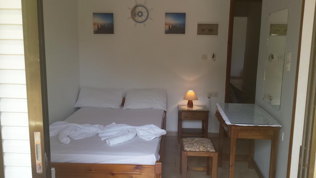 Rooms Leonidas Kissamos Exterior photo