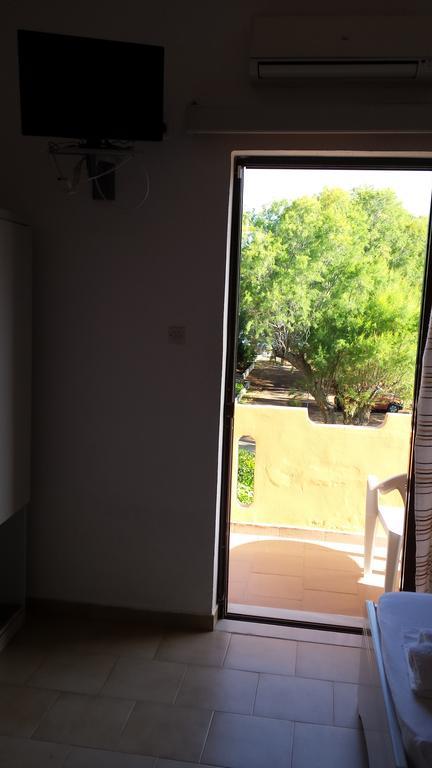 Rooms Leonidas Kissamos Exterior photo