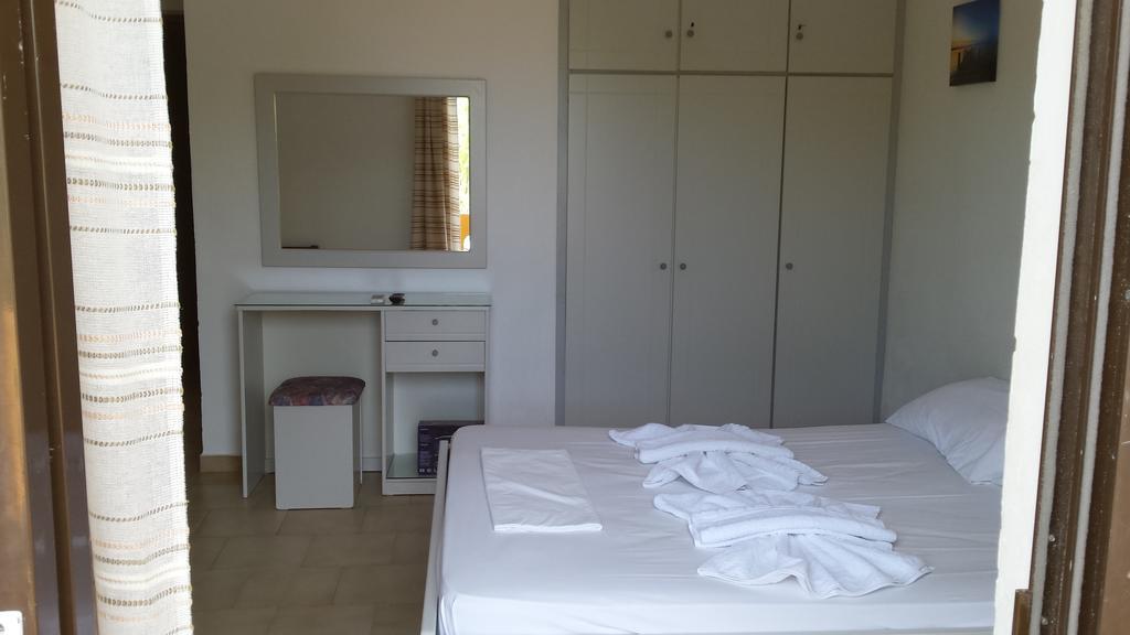 Rooms Leonidas Kissamos Exterior photo